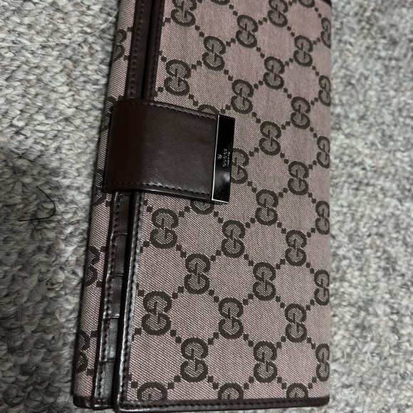 Authentic Gucci pre loved long wallet - Picture 2 of 5